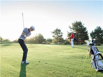 3 suggerimenti PGA Pro per perfezionare il tuo swing nel golf