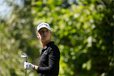Allenamento sul campo per la campionessa americana femminile? Rachel Heck ent...